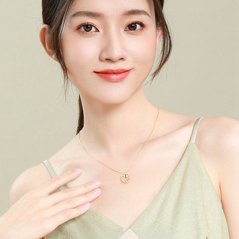 Retro Magnetic Folding Heart Shaped Four Leaf Clover Pendant Necklace Women Love Clavicle Chain Gifts Openable Choker Jewelry Gronata