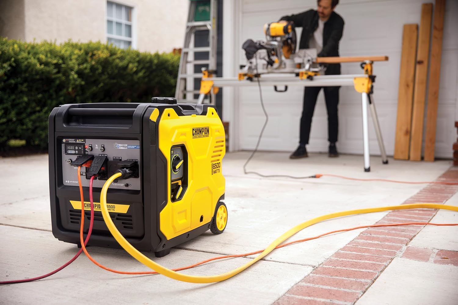Champion Power Equipment 6500-Watt RV Ready Portable Inverter Generator with Quiet Technology and CO Shield Gronata