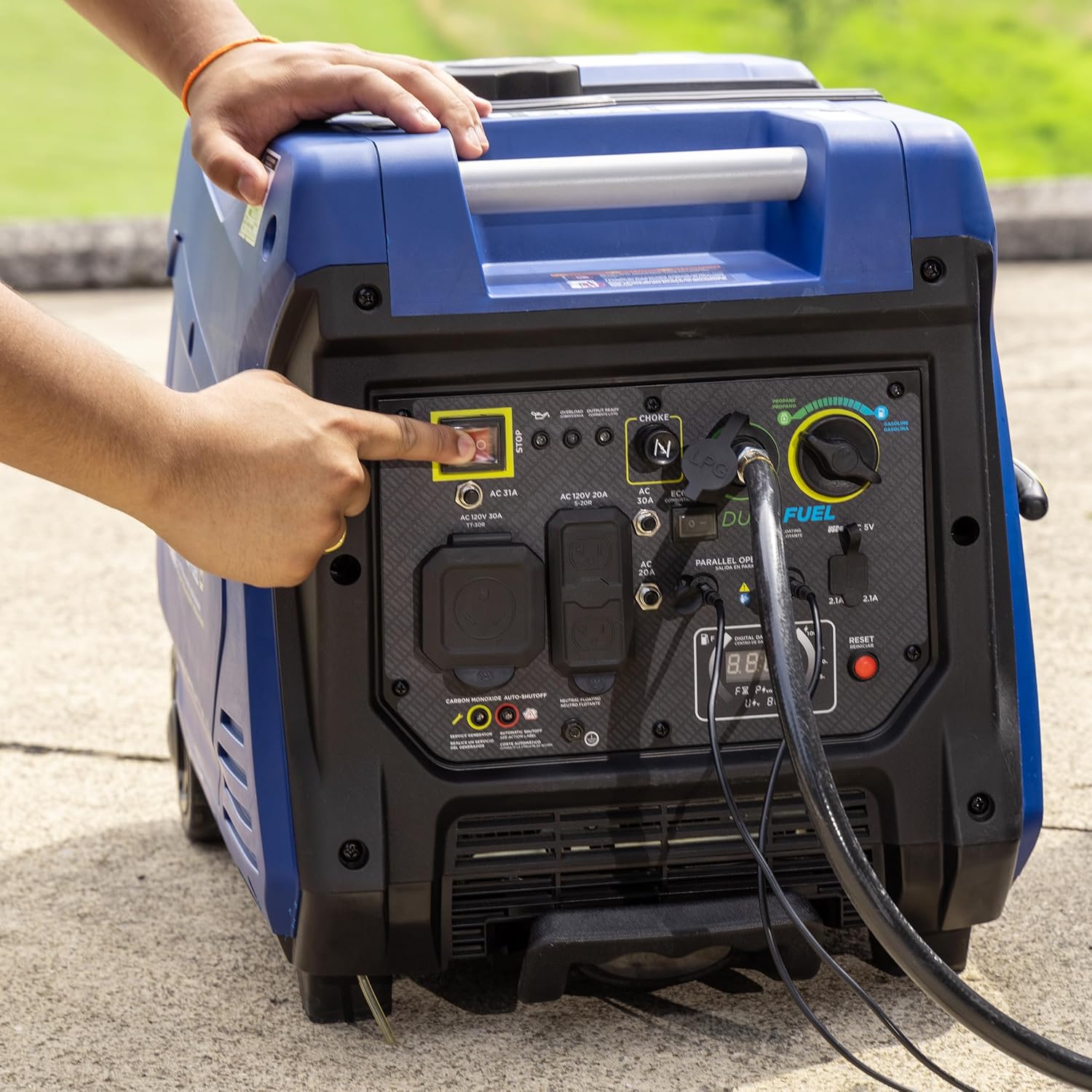 Westinghouse 5000 Peak Watt Super Quiet Dual Fuel Portable Inverter Generator, Wheel & Handle Kit, Gas & Propane Powered, RV Ready, CO Sensor, Parallel Capable Gronata