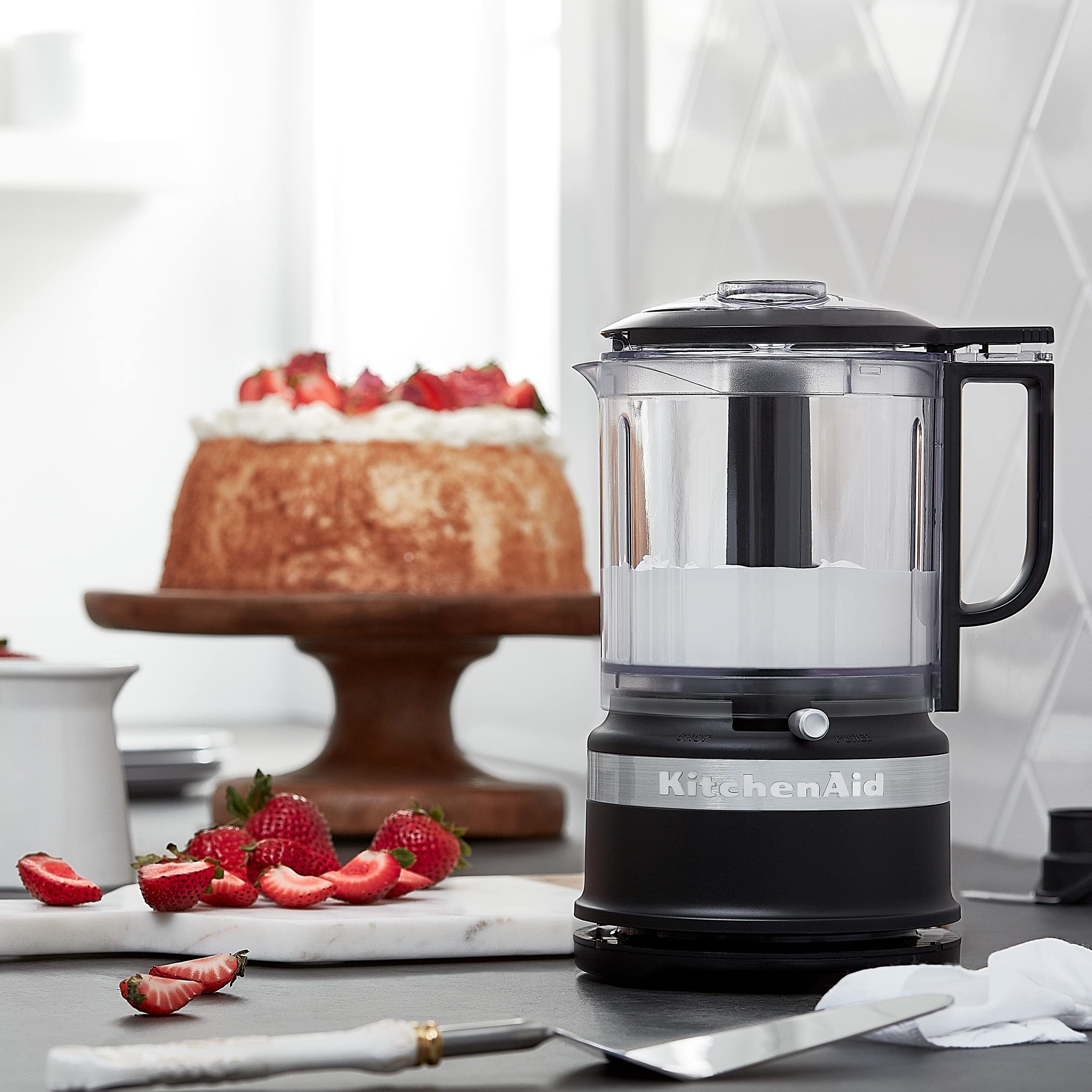 KitchenAid Classic Series 4.5 Quart Tilt-Head Stand Mixer K45SS, Onyx Black Gronata