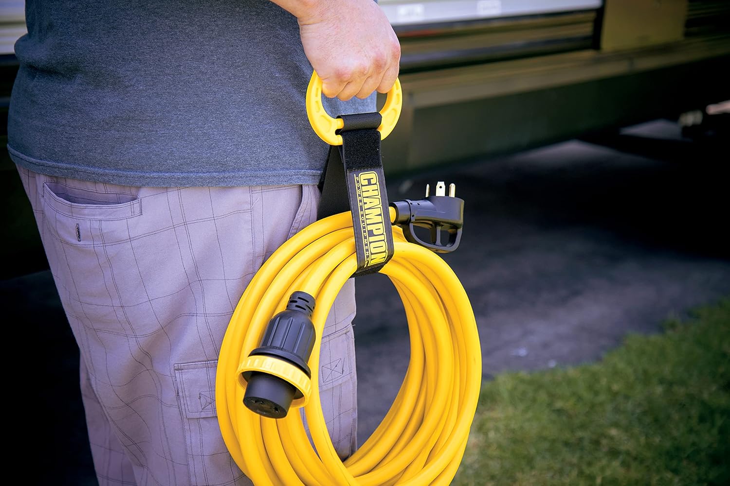 Champion Power Equipment 30-Foot 30-Amp 125-Volt RV Generator Power Cord, (TT-30P to L5-30R) Gronata