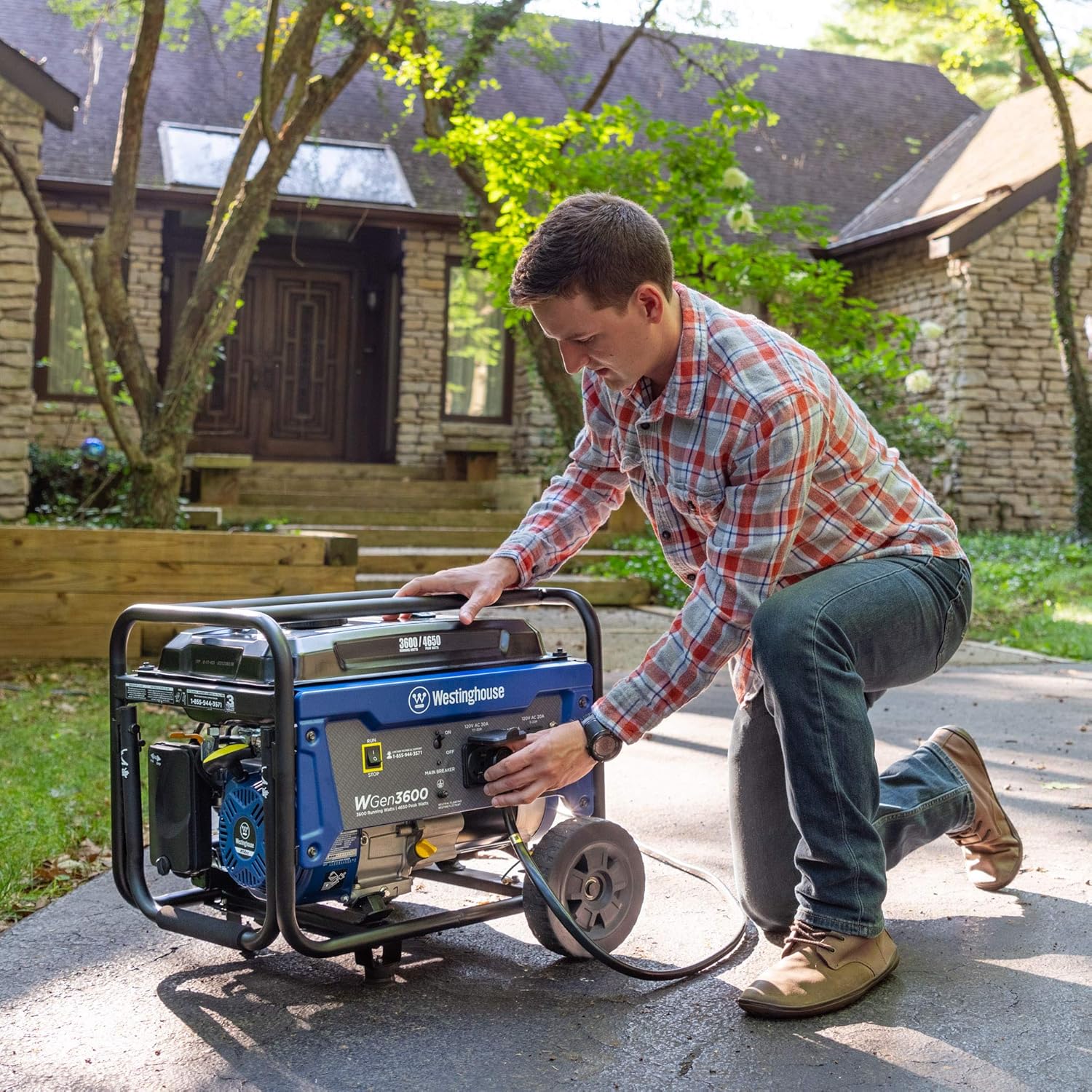 Westinghouse WGen3600 Portable Generator, 4650 Peak Watts & 3600 Rated Watts, RV Ready 30A Outlet, Wheel & Handle Kit, Gas Powered Gronata